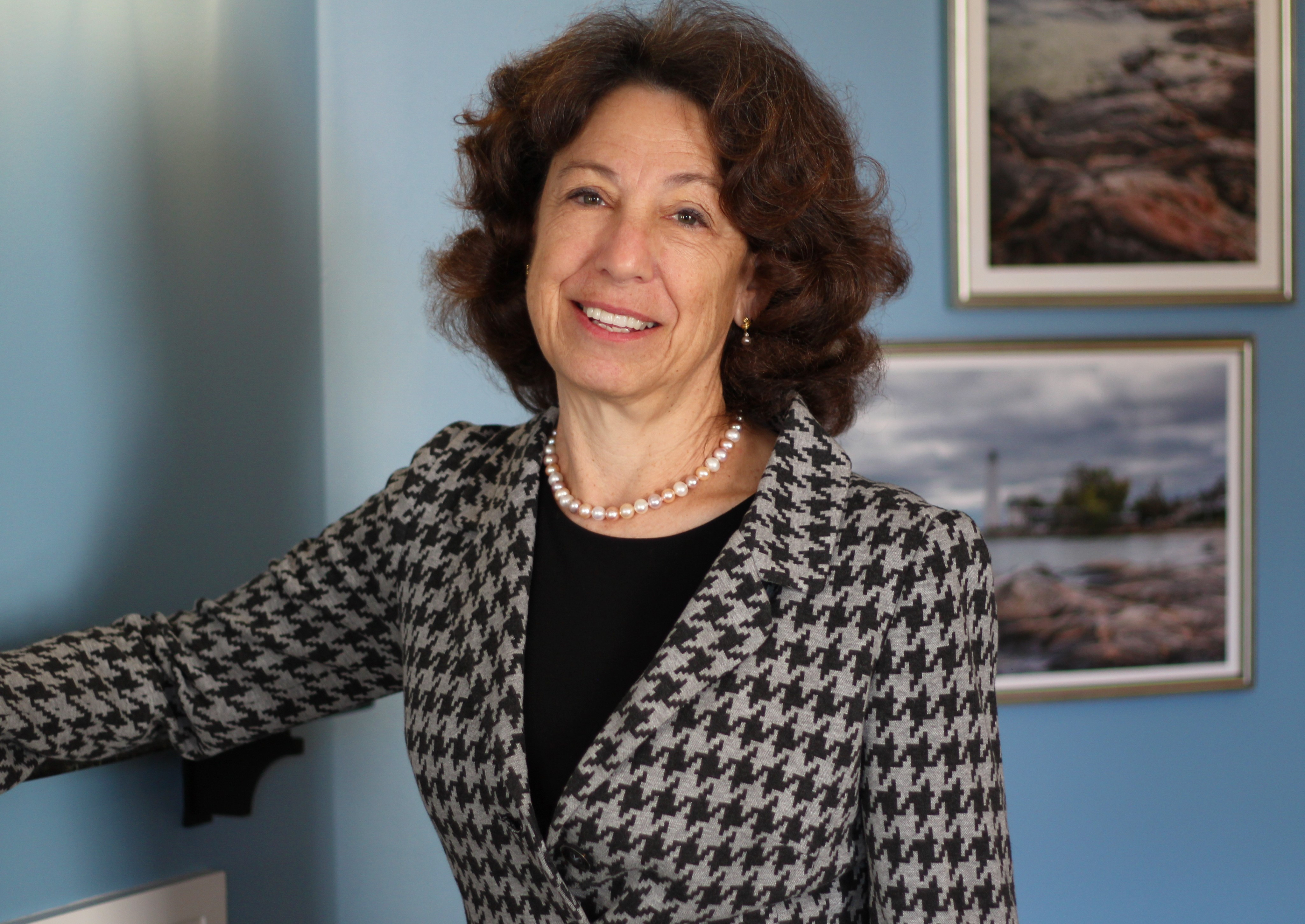 Janet Steinmayer headshot